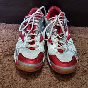 Women's Mizuno volleyball shoes